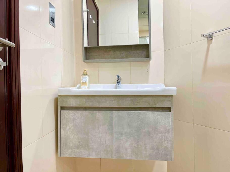Cozy Upgraded Residential Flat With Sea, Mangrove, Pool View - 1203 Not Hotel Abu Dhabi Exterior foto